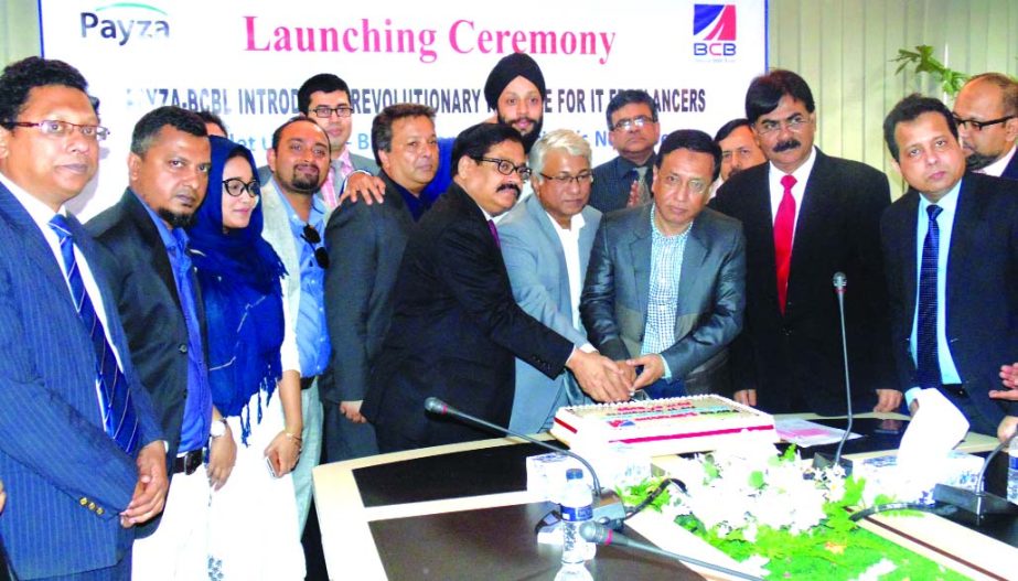 RQM Forkan, Managing Director of Bangladesh Commerce Bank Limited, inaugurating global online payment gateway service Payza Bangladesh at the bank head office in the city recently. Md Saifur Rahman Patwary, AMD, Kazi Md Rezaul Karim, DMD of the bank, Inte