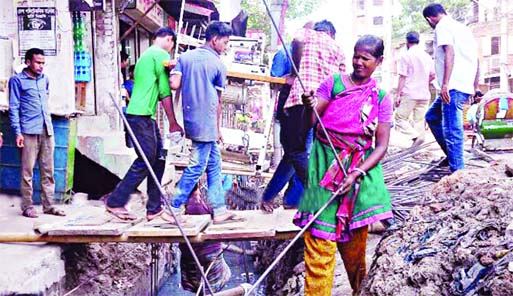 City experiences huge traffic chaos due to dilapidated condition of roads as digging for utility services have been continuing unabated for long, creates obstacles to movement of vehicles and immense sufferings to commuters. This photo was taken from near