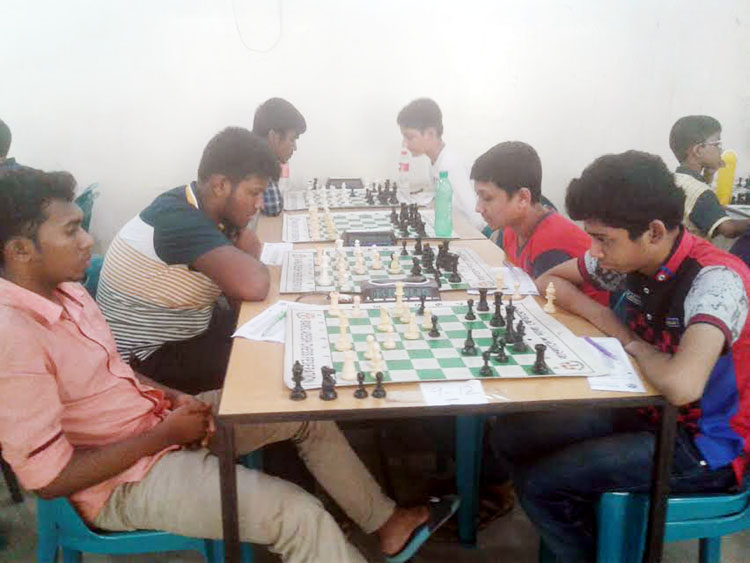 A scene from the third round matches of the 37th National Junior Chess Championship held at Bangladesh Chess Federation hall-room on Saturday.