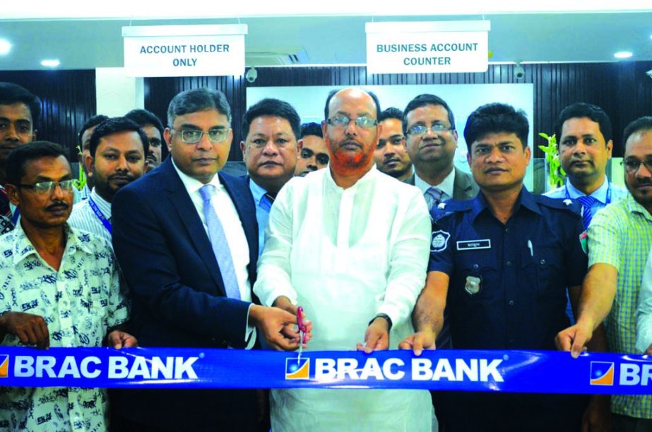 Nazmur Rahim, Head of Retail Banking of BRAC Bank Ltd, inaugurating a new branch in Jibon Nagar, Chaudanga on Sunday. Brigadier General Tushar Kanti Chakma (Retd.), Head of GSS and Procurement, Makshud Ahmed, Regional Head of Branch Banking and senior off