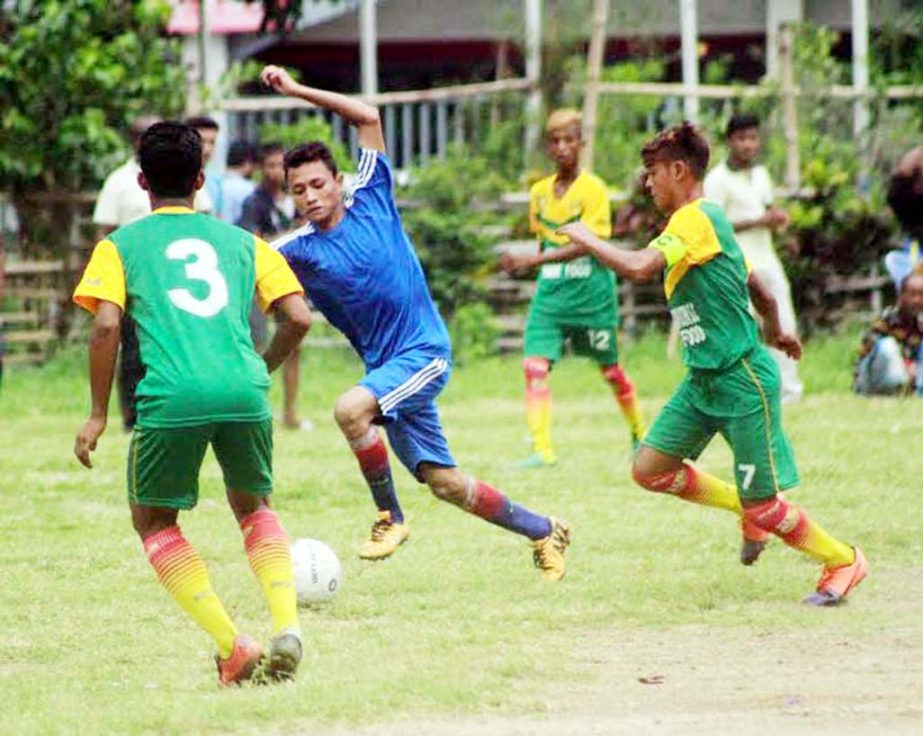 An action from the match of the Dhaka North City Corporation and Dhaka South City Corporation Pioneer Football League between Bangladesh Sporting Club and Satrawja Nabin Sangha at the Paltan Maidan on Wednesday. Bangladesh Sporting Club won the match 2-0.