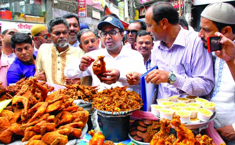 Mayor of Dhaka South City Corporation Sayeed Khokon visited Iftar market in the city's Chawkbazar on Sunday.