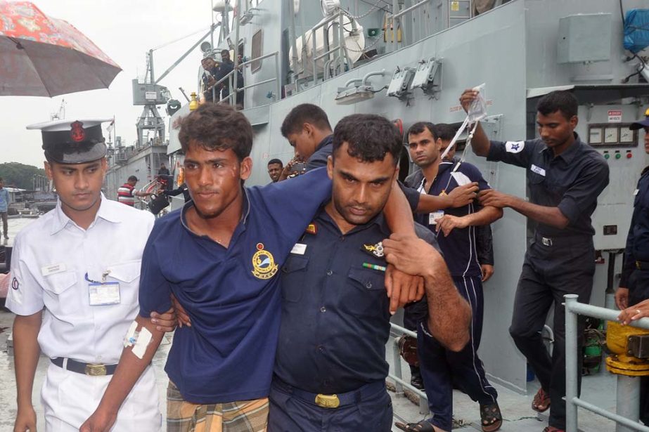 Bangladesh Navy ship Dolasshari and Oporajeyo rescued fishermen from Elephant Point and Kutubdia who went missing due to impact of Cyclone Mora recently.