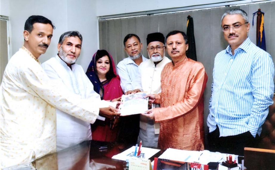 Leaders of Business Capital Implementation Parishad handing over proposal to Mahbubul Alam, President, Chittagong Chamber of Commerce and Industry at his office recently.