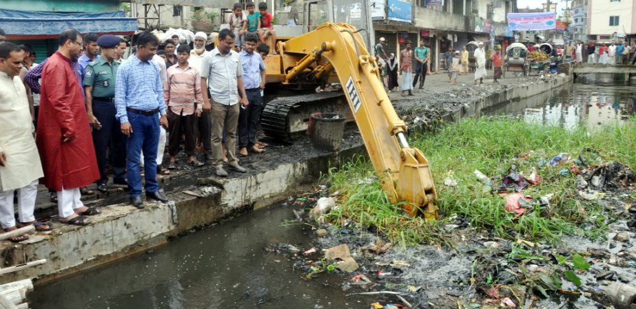 CCC Mayor A J M Nasir Uddin visiting cleanliness drive at Birja Khal in the Port City on Wednesday.