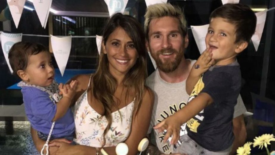 Lionel Messi with wife and children.