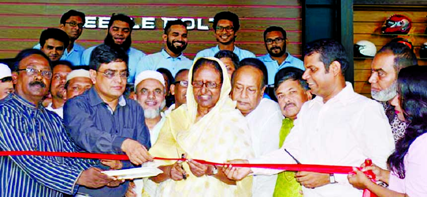Advocate Sahara Khatun, MP, inaugurating Autoplex Complex at Diabari in Uttara recently. Company Chairman Engr. Subrata Das and Managing Director Kazi Manzur Ahmed were present among others. The complex offers an Italian and Mediterranean cafÃ© and re