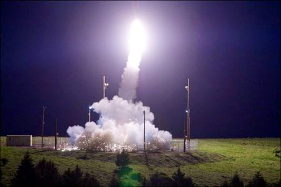 US THAAD missile defenses hit test target as North Korea tension rises.