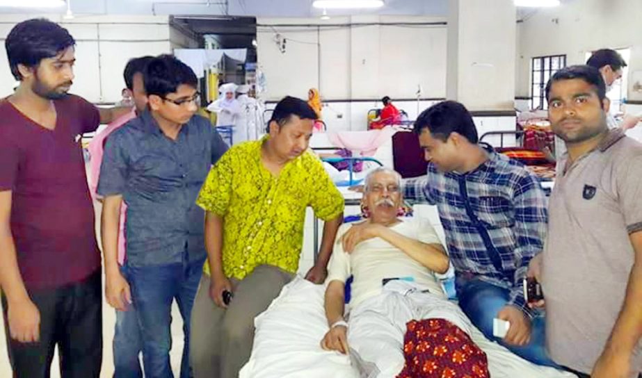 Leaders of Bangabandhu Sangskritik Jote, Chittgaong visiting ailing journalist Nur Mohammad at Chittagong Medical College Hospital recently.