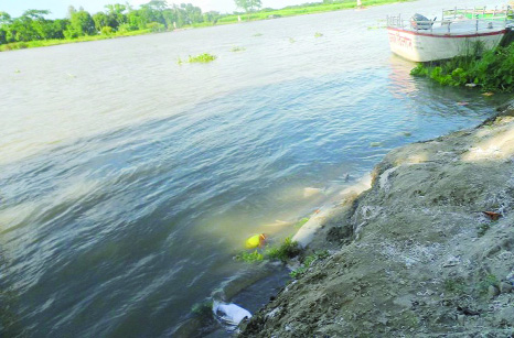 MYMENSINGH: The erosion in Mymensingh Protection Dam threatened homesteads crop land and establishments on Wednesday.