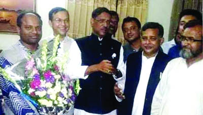 CHUNARUGHAT(Habiganj): General Secretary of Bangladesh Awami League and Minister for Road Transport and Bridges Obaidul Quader MP being greeted by Adv Mahabub Ali MP and other leaders on his arrival recently.