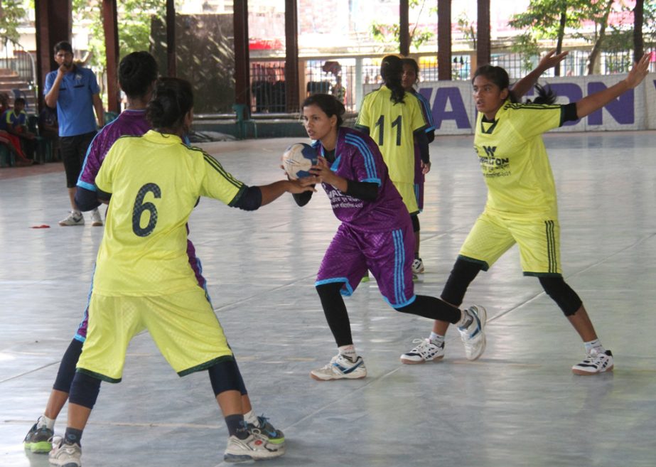 An action from the semi-final match of the Walton 4th National Youth Women's Handball Competition between Jamalpur DSA and Gopalganj DSA at the Shaheed (Captain) M Mansur Ali National Handball Stadium on Monday.