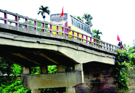 BOGRA: A crack has been developed on Mahaastan Bridge on Bogra-Rangpur Highway yesterday risking the movement of vehicles over the bridge. Fatal accident may occur any time .