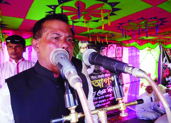 NILPHAMARI: Brig Gen (Retd) Dr Md Shahjahan, Presidium Member of Central Committee of Mutijuddho Projonmo League speaking at discussion meeting at Daviganj Upazila town on the occasion of the National Mourning Day on Tuesday.