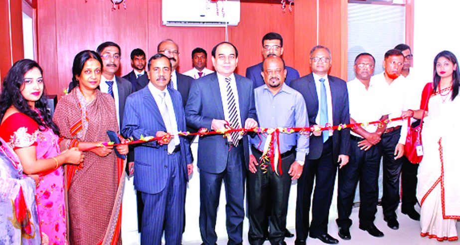 M. Fakhrul Alam, Managing Director of ONE Bank Limited, inaugurating a Collection Booth at ICD (Inland Container Depot), Kamalapur, Dhaka under Chittagong Port Authority on Wednesday. Md. Mashiur Rahman Beg, Deputy Traffic Manager of ICD Kamalapur along w
