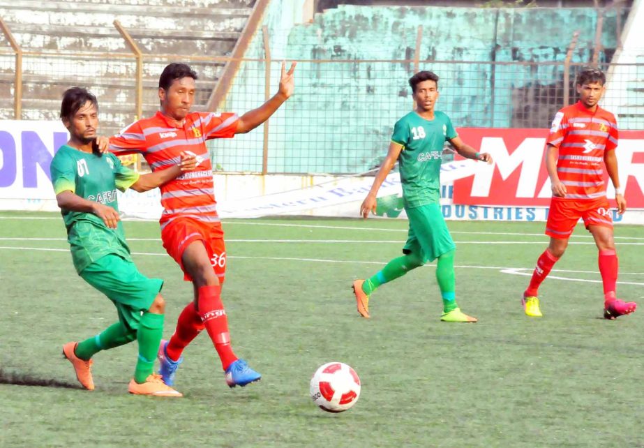 A view of the match of the Marcel Bangladesh Championship League Football between Victoria Sporting Club and Bashundhara Kings at the Bir Shreshtha Shaheed Sepoy Mohammad Mostafa Kamal Stadium in the city's Kamalapur on Thursday. The match ended in a 1-1
