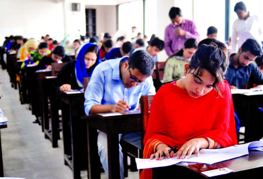 Written test for the admission to first year honours courses under Ga-unit of Dhaka University was held on Friday.