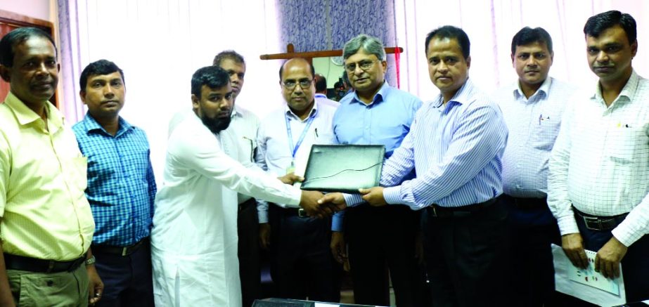 Md Golam Rabbeny, Member (Development) of Bangladesh Council of Scientific and Industrial Research and Dr. Abdul Haque, Chairman of Deshi Herbal Natural Food Ltd, exchanging the signing documents of a lease agreement on Wednesday. Md Khalilur Rahman, BCSI