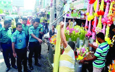 RAJSHAHI: A drive to evict illegal structures from the footpath at Shaheb Bazar Zero Point was launced recently . It was led by Iftakher Ahmed, Additional SP, Rajshahi .