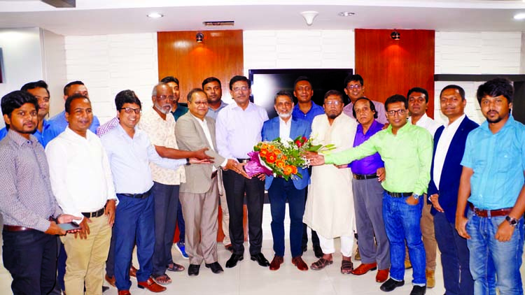 Newly elected members of the 14th Council of the Institution of Textile Engineers and Technologists (ITET) led by its President Engr. Shafiqur Rahman exchanged greetings with Joint General Secretary of Awami League Mahbubul Alam Hanif at a ceremony held r