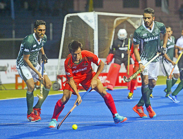 A scene from the Hero10th Men's Asia Cup Hockey match between Bangladesh and Pakistan at the Moulana Bhashani National Hockey Stadium on Wednesday. NN photo