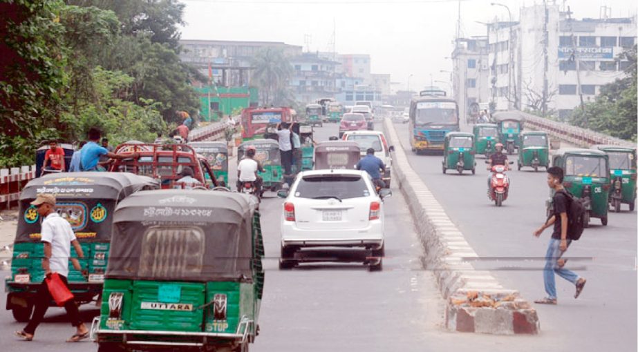 A busy area of Agrabad in the Port City during hartal hour yesterday.