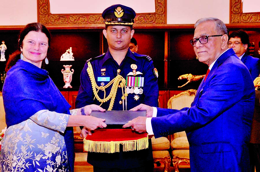 Newly appointed European Union Envoy to Dhaka Mrs. Rensje Teerink presents credentials to President Abdul Hamid at Bangabhaban on Tuesday. Press Wing, Bangabhaban photo