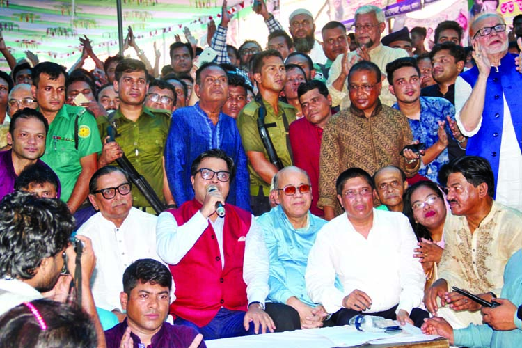Ministers, high officials and Mayor of Dhaka South City Corporation Sayeed Khokon were present at Maghbazar-Mouchak flyover in the city during the time of inauguration of the flyover by Prime Minister Sheikh Hasina through video conference at Ganobhaban