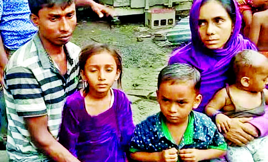 Six members of a Rohingya family pushed-in through Nazirakona border in Mojibnagar upazila by the Border Security Force (BSF) on Wednesday. Photo agency