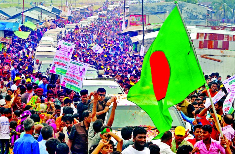 BNP Chairperson Begum Khaleda Zia and her motorcade reached Cox's Bazar at noon yesterday on way to Rohingya camps today.