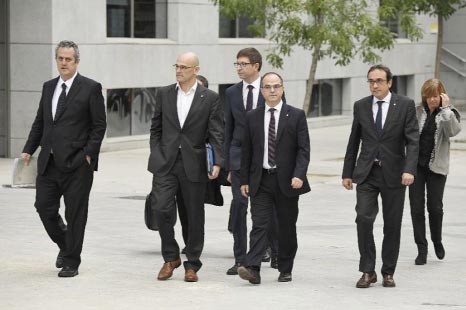 Deposed members of the Catalan regional government face questions in court over their independence drive.