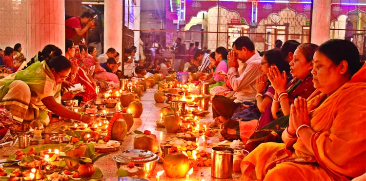 Devotees thronged at Shamibagh Loknath Mondir on the occasion of Loknath Puja yesterday.