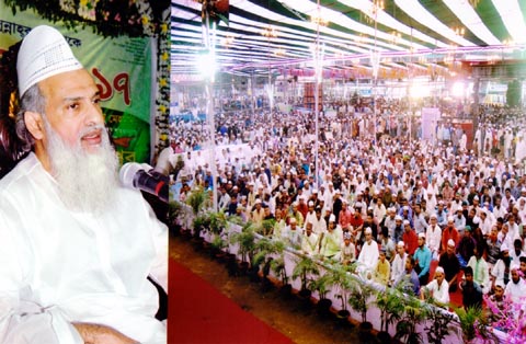 Gausal Azam Hazrat Shah Sufi Al Haj Maulana Sayed Mujibul Bashar Al-Hasani Maizbhandari addressing a special prayer at Laldhigi ground on Wednesday.