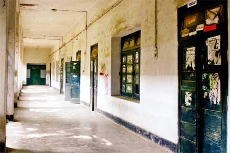 The classes and the examinations were not held at all the government colleges across the country. Picture shows that the doors of academic building of Dhaka College were closed on the 1st day of work abstention announced by the BCS Education Association t