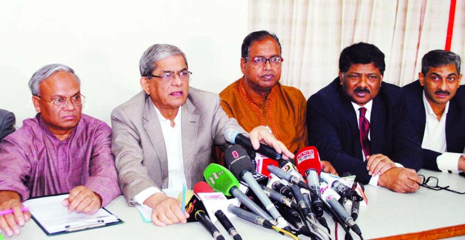 BNP Secretary General Mirza Fakhrul Islam Alamgir addressing a press conference at Party's Nayapaltan Office yesterday .
