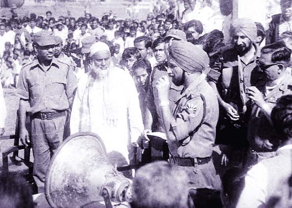 SHERPUR: Indian Allied Forces Commander Jagjit Singh Arora landed in a helicopter on Shaheed Darg Ali Park in Sherpur town on December 7 , 1971 and inspired the people of Bangla.