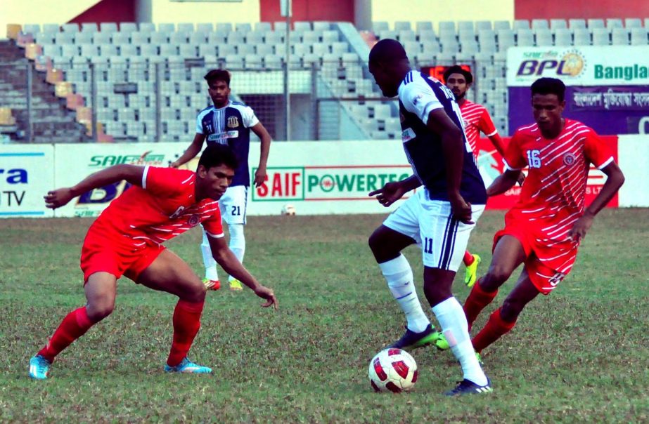 A view of the match of the Saif Power Battery Bangladesh Premier League Football between Bangladesh Muktijoddha Sangsad Krira Chakra and Saif Sporting Club at the Bangabandhu National Stadium on Thursday.