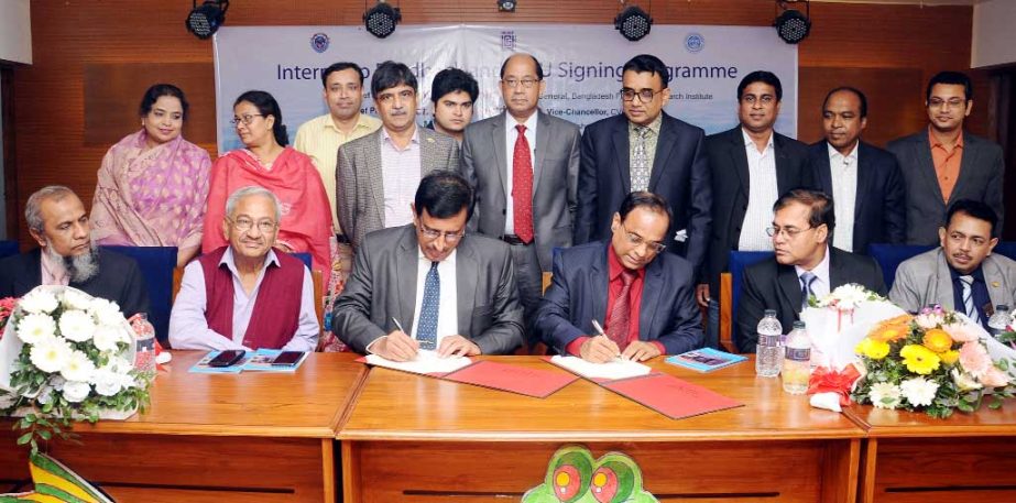 Director General of Bangladesh Fish Research Institute (BFRI) Dr. Yahhiya Mahmud was present as Chief Guest at the MOU signing ceremony at Chittagong Veterinary and Animal Science University (CVASU) students departments of fisheries on Internship Feedback