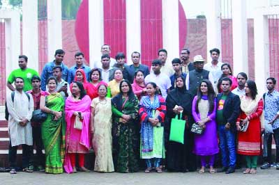 TANGAIL: Members of Bangladesh Awami Sanskritik Jote in a photo session after attending a cultural function and discussion meeting on Tangail Free Day organised by Tangail Pourashava at Shaheed Smriti Poura Uddyan recently.
