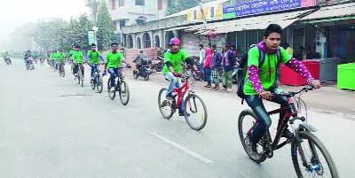 PANCHAGARH: Panchagarh Cycling Riders (PCR) brought out a cycle rally with a call to prevent road accident, drug abuses marking the Victory Day on Saturday.