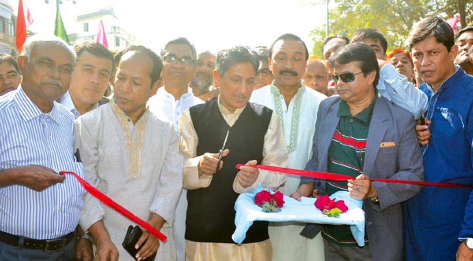 Chairman of Chittagong Development Authority (CDA) opened 326 -metre long and 6.7- metre wide ramp of MA Mannan Fly over for public use on Saturday. Board Member Jasimuddin, KBM Shajahan, Chief Engineer Jasimuddin, Superintendent Engineer Hasan