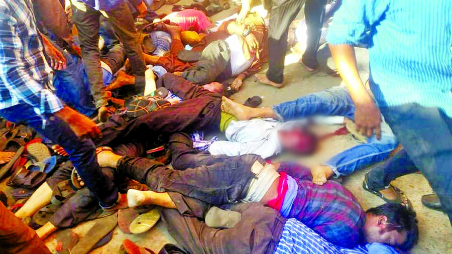 At least ten people were killed and 50 others injured in a stampede during the Qulkhwani of late former Mayor ABM Mohiuddin Chowdhury at Rima Convention Centre in Chittagong on Monday.