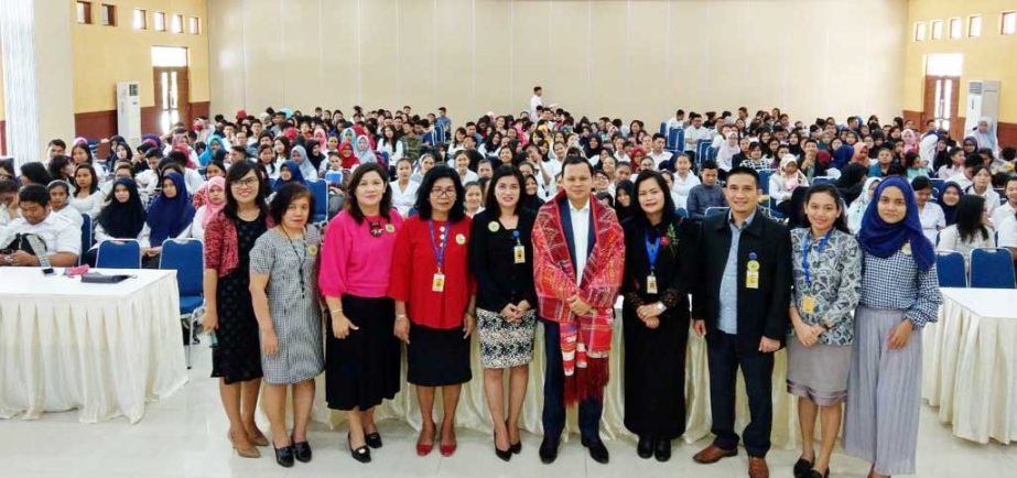 Dr Md. Sabur Khan, Chairman, Board of Trustees, Daffodil International University pose for a photograph after an interactive formal lecture as a visiting professor amidst a gathering of more than 1000 students and faculty members at the University Sari Mu