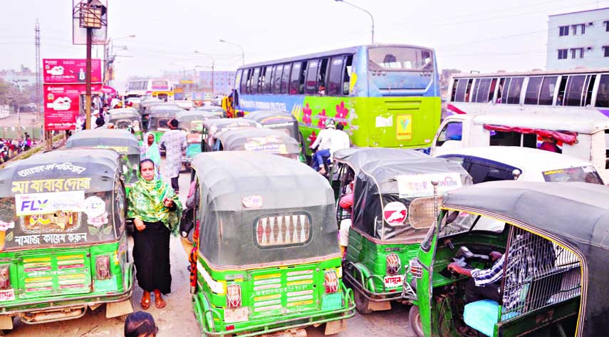 This is common scenario: Hundreds of vehicles got stuck on Postagola bridge in massive gridlock, creating immense sufferings to commuters where more than 20 districtsâ€™ transports passing through the bridge everyday. This photo was taken on Friday.