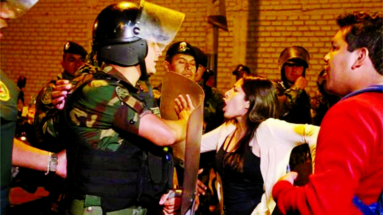 Protesters tried to march to the hospital where Fujimori was being treated - but were stopped by police. Internet photo