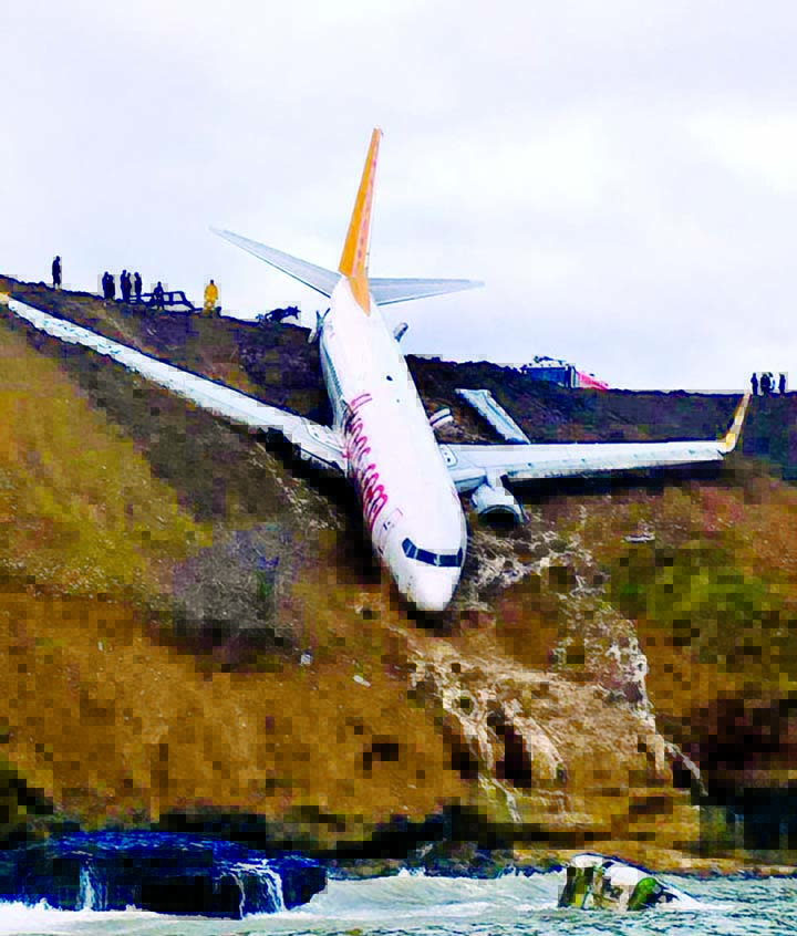 A passenger jet carrying 168 people came within metres of plunging into the Black Sea after it skidded off a icy runway as it landed at Trabzon airport in Turkey. Internet photo