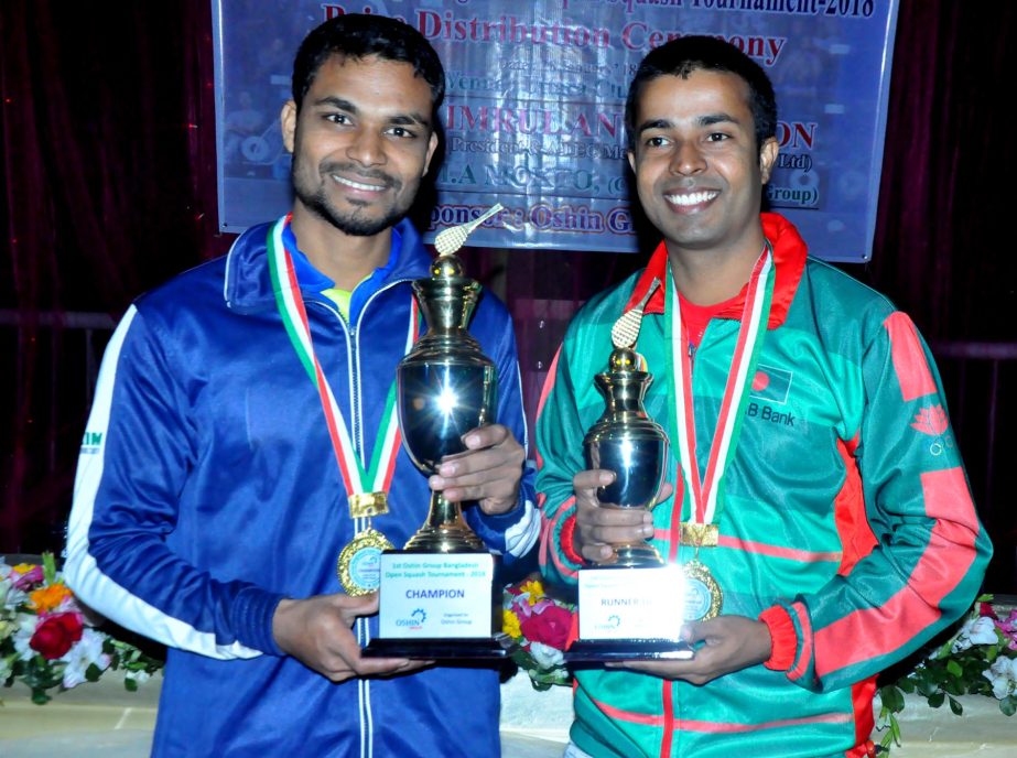 Photo shows Md Sumon (left) and Rajon Kumar, who became chapion and runners up of Squash Championship 2018 held at the Uttara Club on Monday.