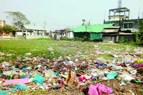 PATUAKHALI: The famous 'Kalibari Pukur' at Patuakhali town has turned into a dustbin due to illegal grabbing and pollution. This snap was taken on Wednesday.