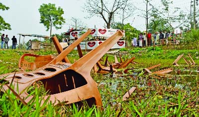 BOGRA: Two rival groups of Chhatra League clashed at Bogra Govt AH College on Thursday.
