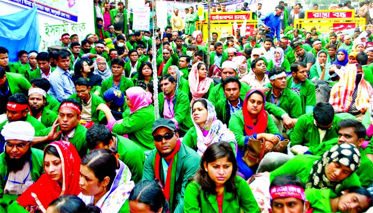 Bangladesh Community Health Service Providers Association observed fast-unto-death programme for the fourth consecutive day in front of the Jatiya Press Club on Sunday demanding nationalization of their jobs.s